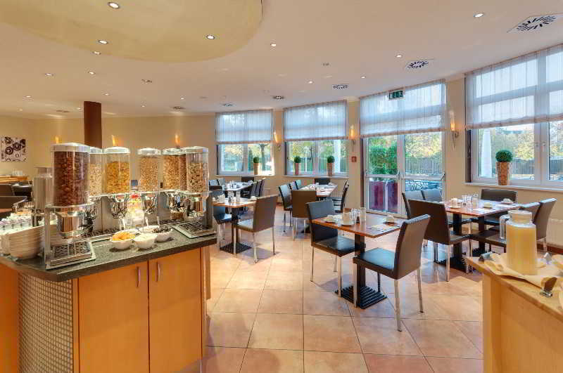 Hotel Bochum Wattenscheid Affiliated By Melia Restaurant photo