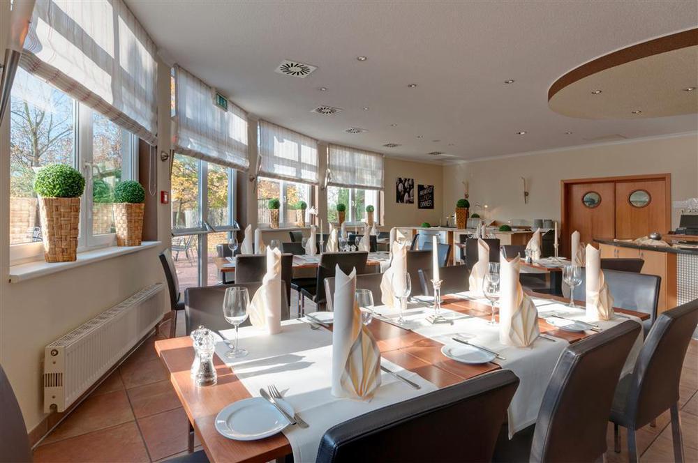 Hotel Bochum Wattenscheid Affiliated By Melia Restaurant photo